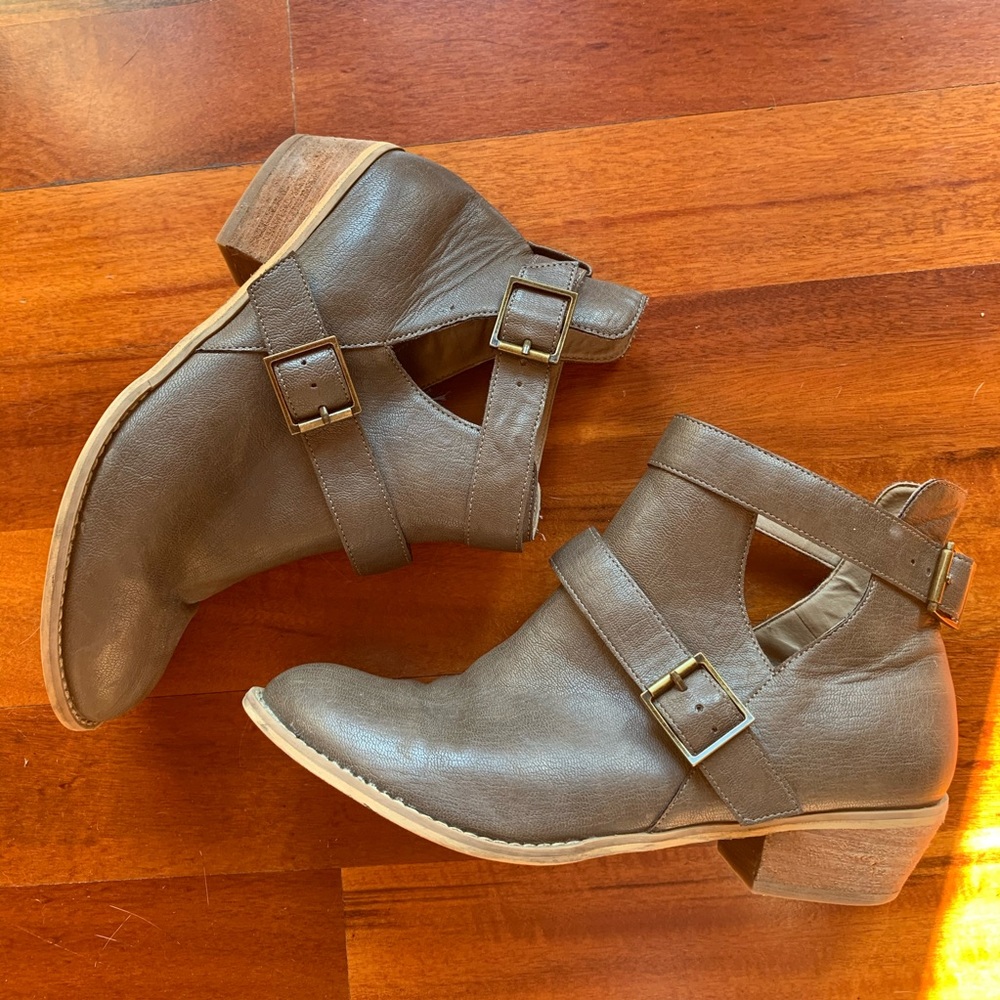 Abound Light Brown Booties